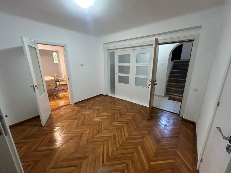 Capitale Aviatorilor Dorobanti ap 5 camere de inchiriat pretabil societate