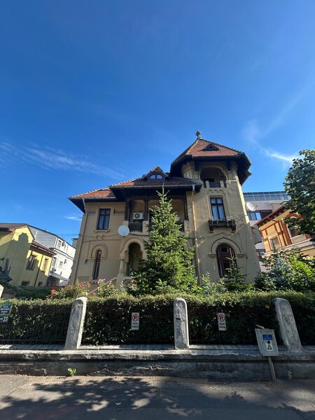 Capitale Aviatorilor Dorobanti ap 5 camere de inchiriat pretabil societate